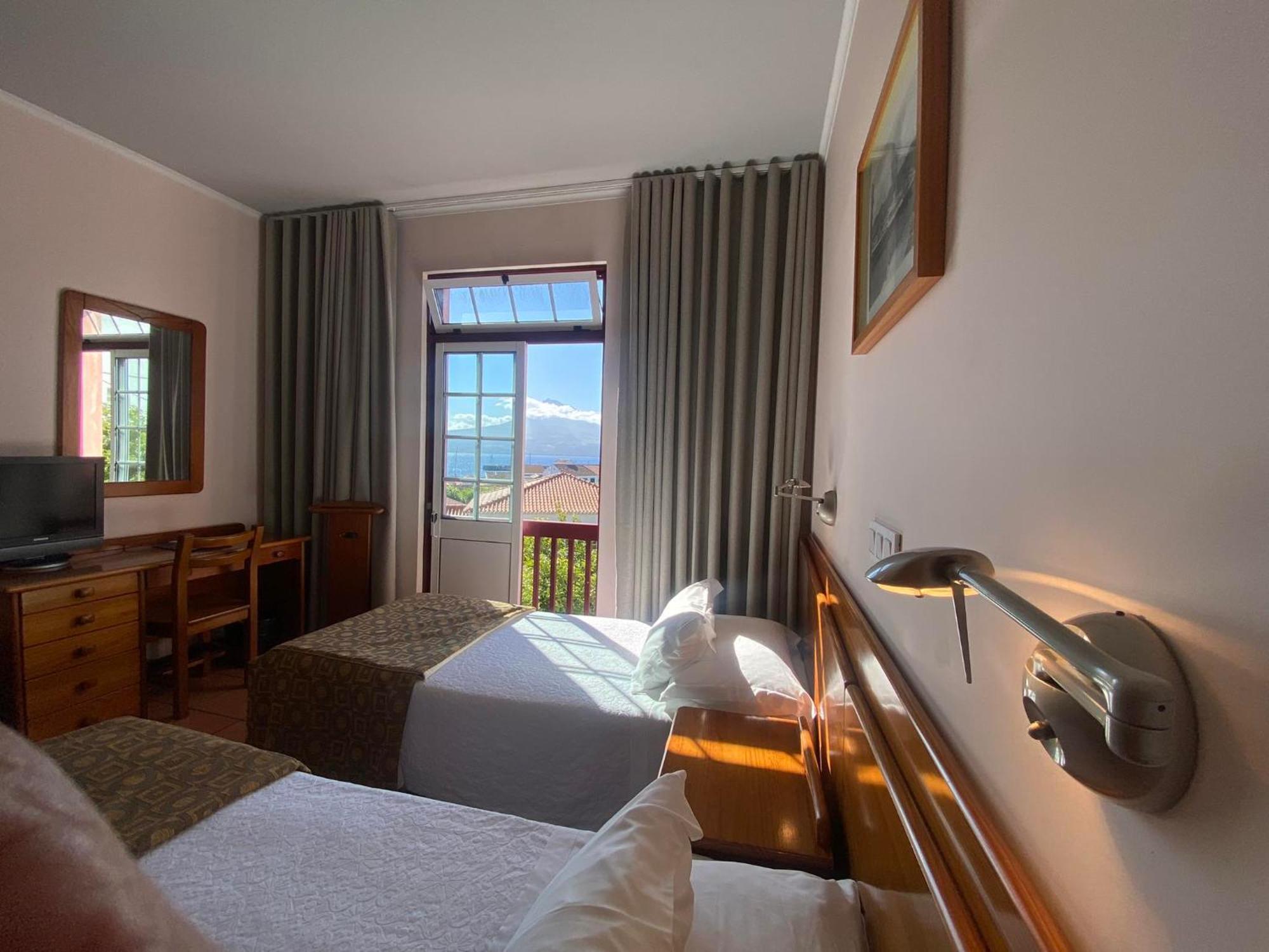 Apartamentos Turisticos Verdemar Horta  Luaran gambar