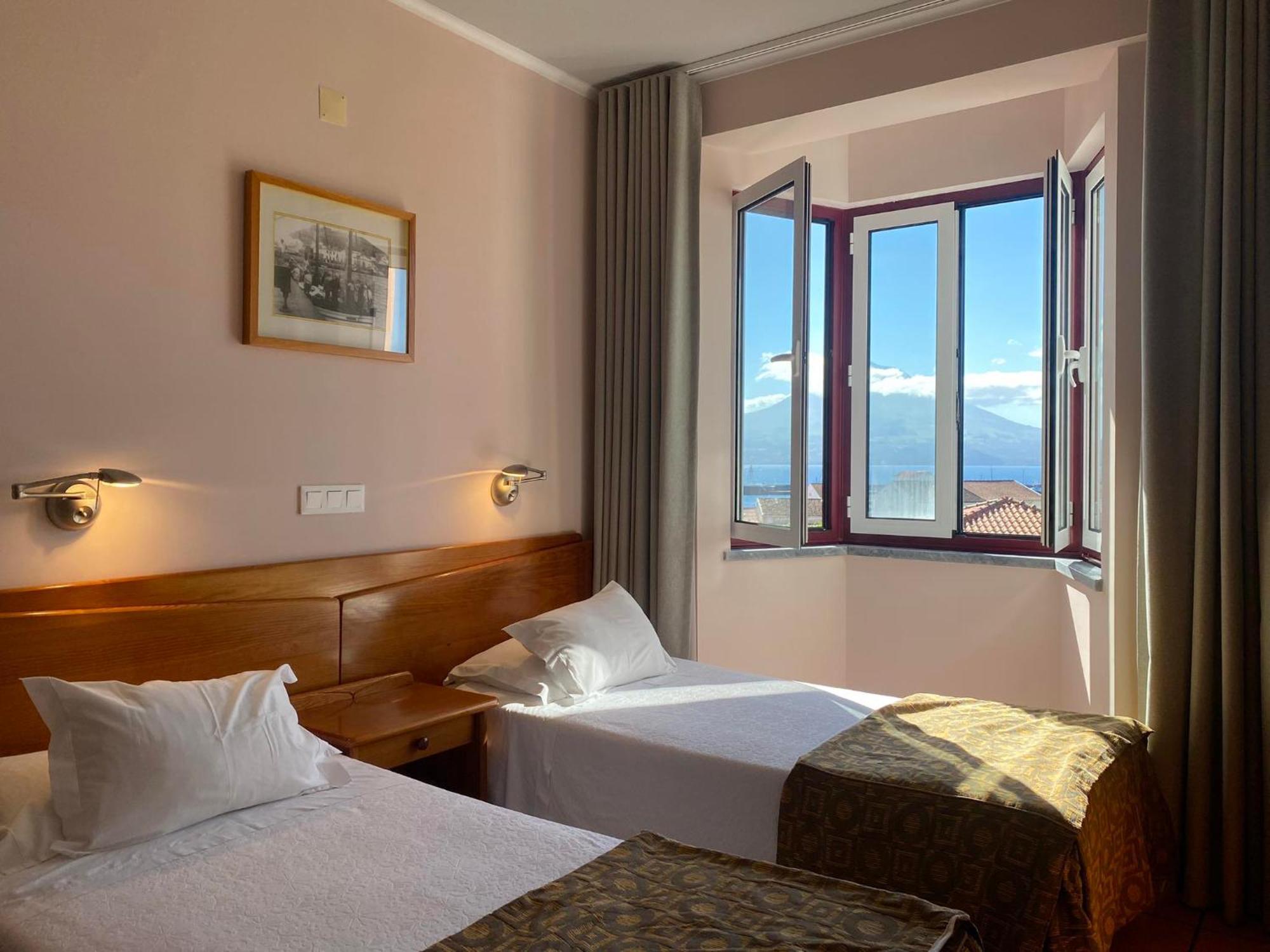 Apartamentos Turisticos Verdemar Horta  Luaran gambar