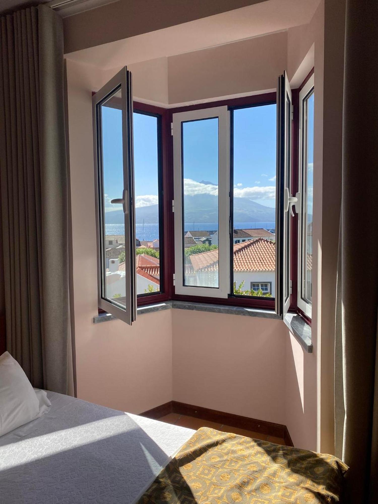 Apartamentos Turisticos Verdemar Horta  Luaran gambar